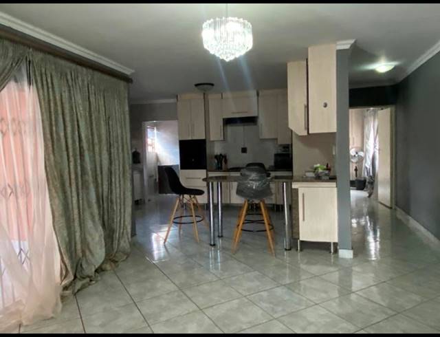 4 BEDROOM PROPERTY TO RENT IN CHROOM PARK
